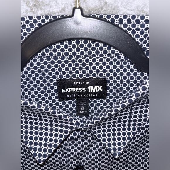 Express Black and White Geometric Shirt(0047) - Picture 10 of 10